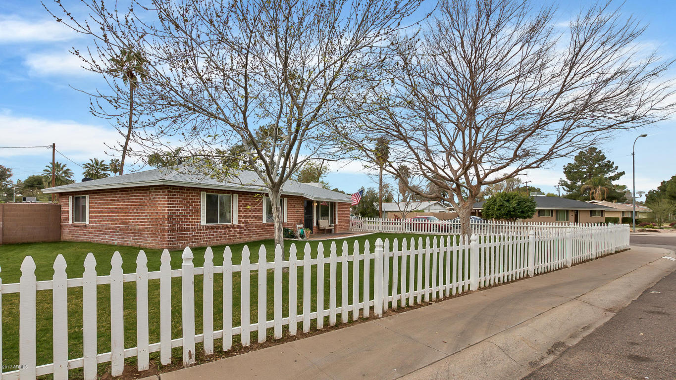 3901 E Clarendon Ave, Phoenix, AZ 85018 photo 2