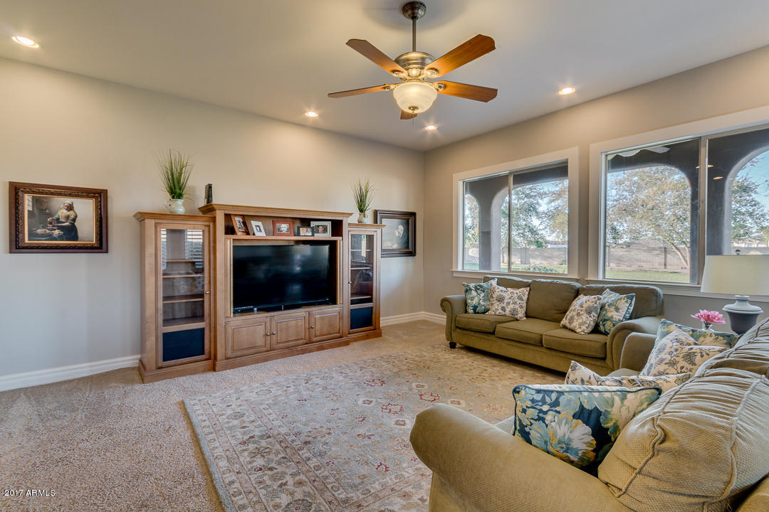 2788 E Claxton Ct, Gilbert, AZ 85297 photo 5