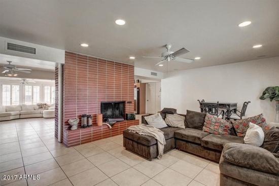 526 E Concorda Dr, Tempe, AZ 85282 photo 2