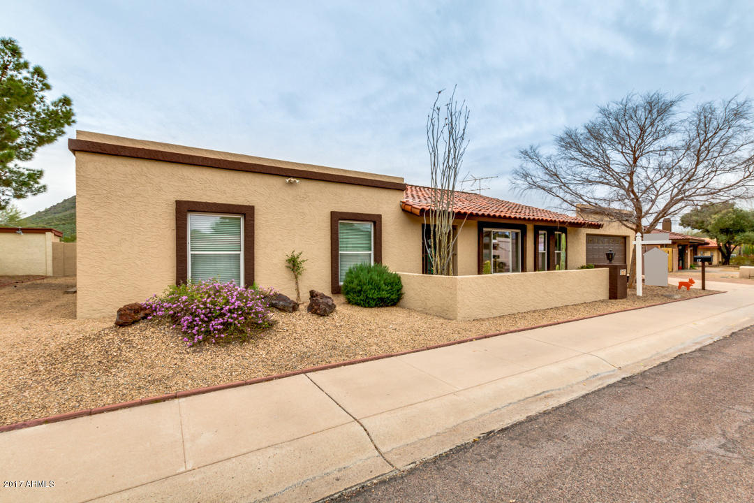 17 E Aster Dr, Phoenix, AZ 85022 photo 2
