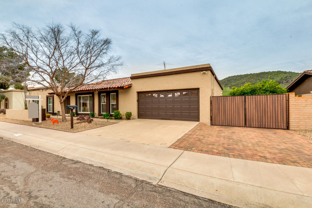 17 E Aster Dr, Phoenix, AZ 85022 photo 3