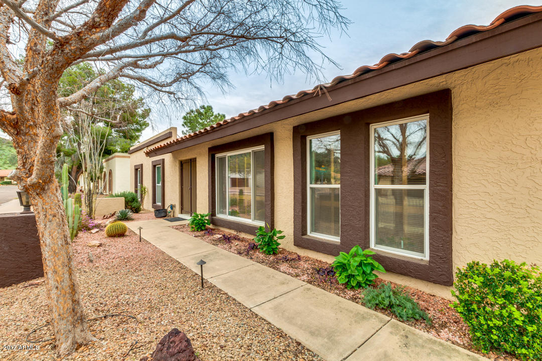17 E Aster Dr, Phoenix, AZ 85022 photo 4