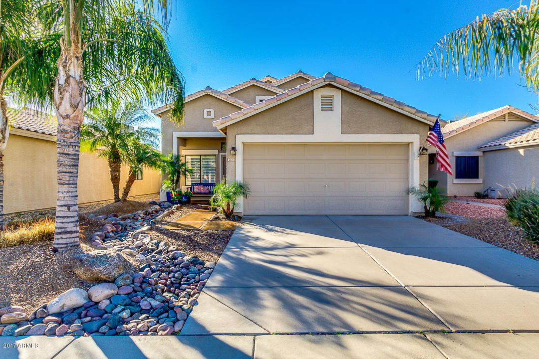 2121 E Robin Ln, Phoenix, AZ 85024 photo 1