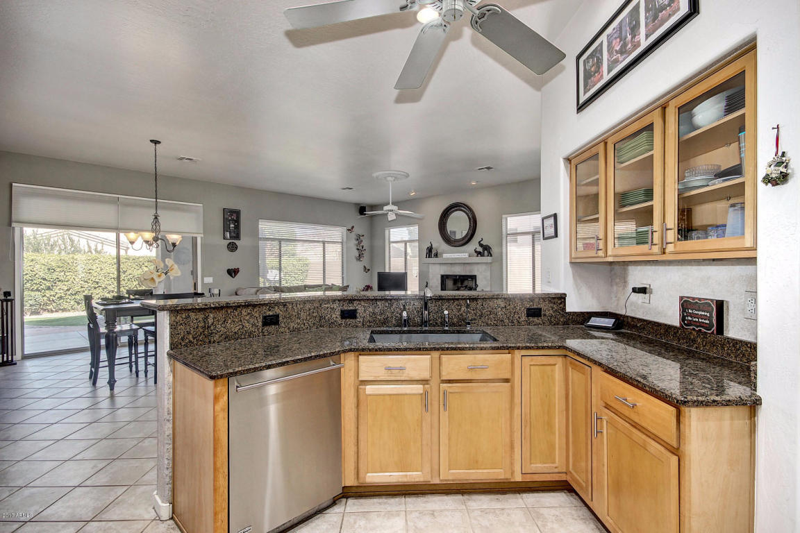 3914 E Carter Dr, Phoenix, AZ 85042 photo 9
