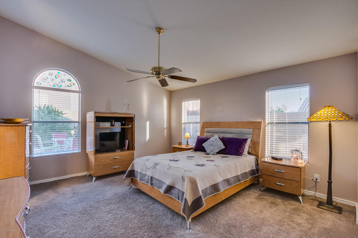 2307 S Peppertree Dr, Gilbert, AZ 85295 photo 4
