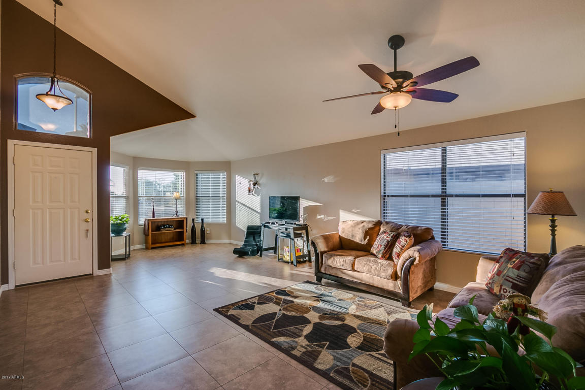 2307 S Peppertree Dr, Gilbert, AZ 85295 photo 9