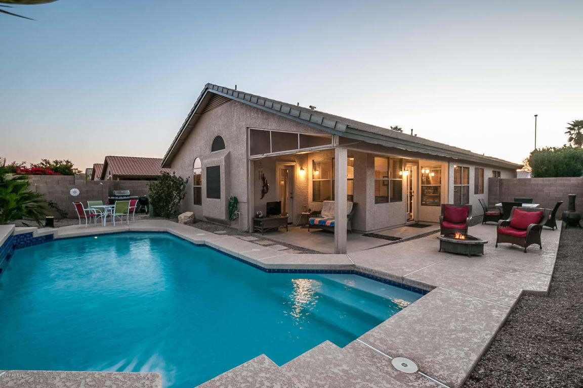 2307 S Peppertree Dr, Gilbert, AZ 85295 photo 2