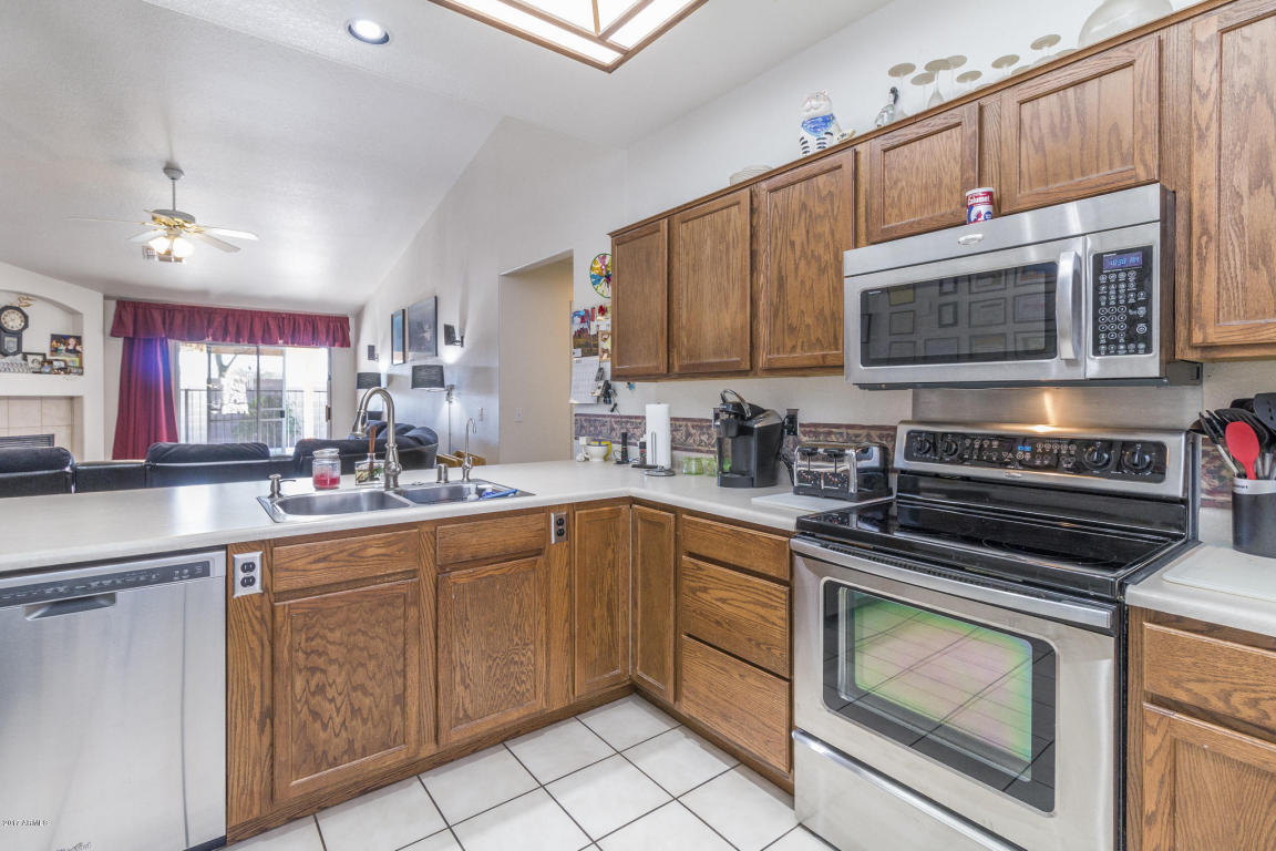 1067 W 15th Ln, Apache Junction, AZ 85120 photo 6