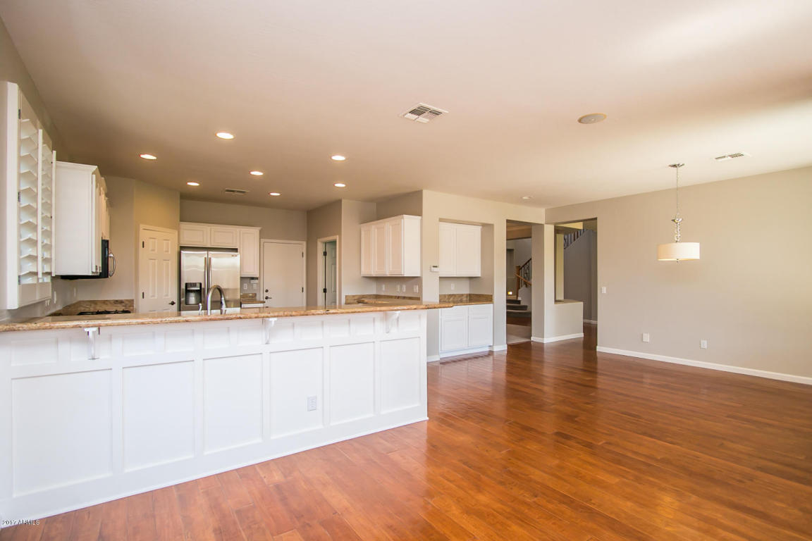 3647 E Turnberry Ct, Gilbert, AZ 85298 photo 9