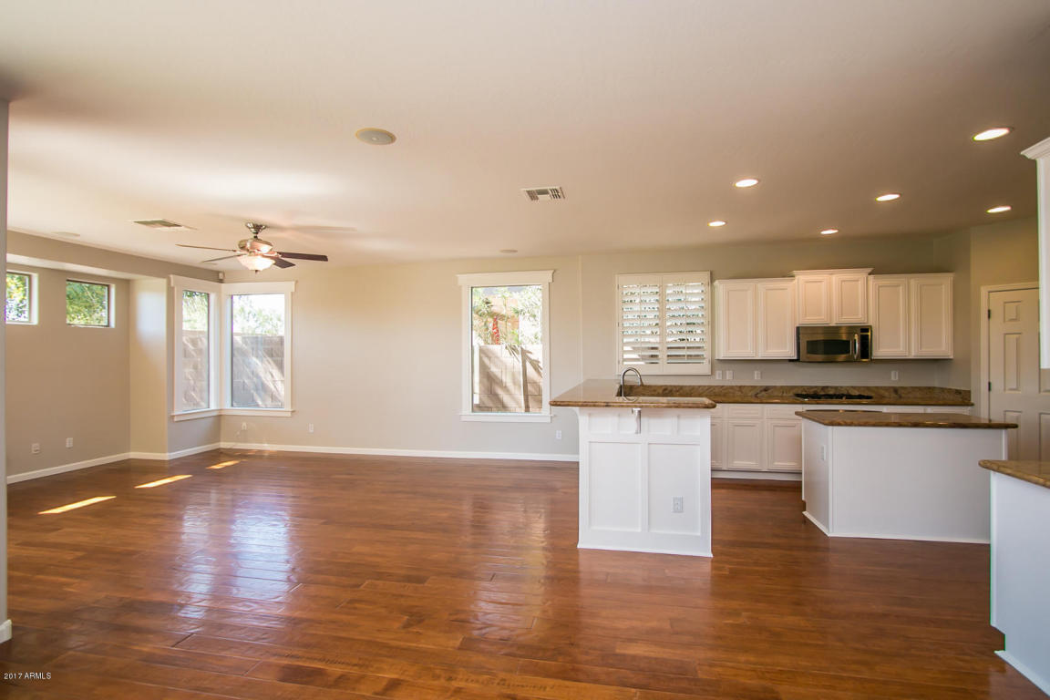3647 E Turnberry Ct, Gilbert, AZ 85298 photo 8