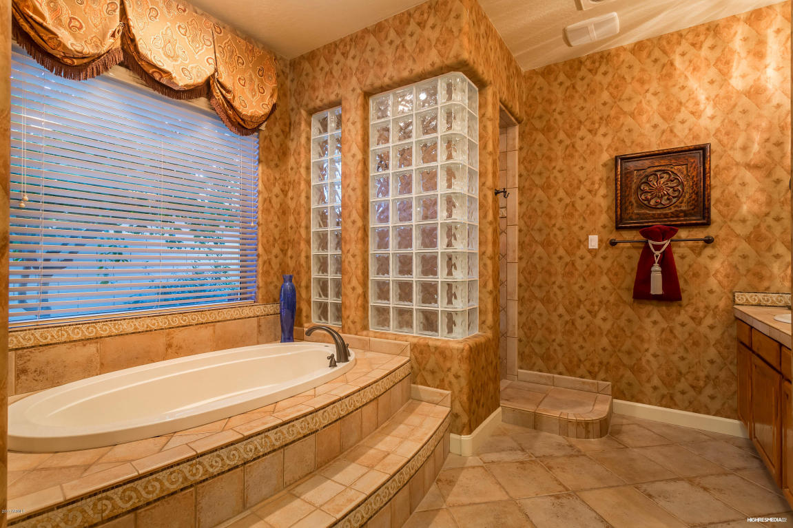 4310 E Santa Fe Ln, Gilbert, AZ 85297 photo 16