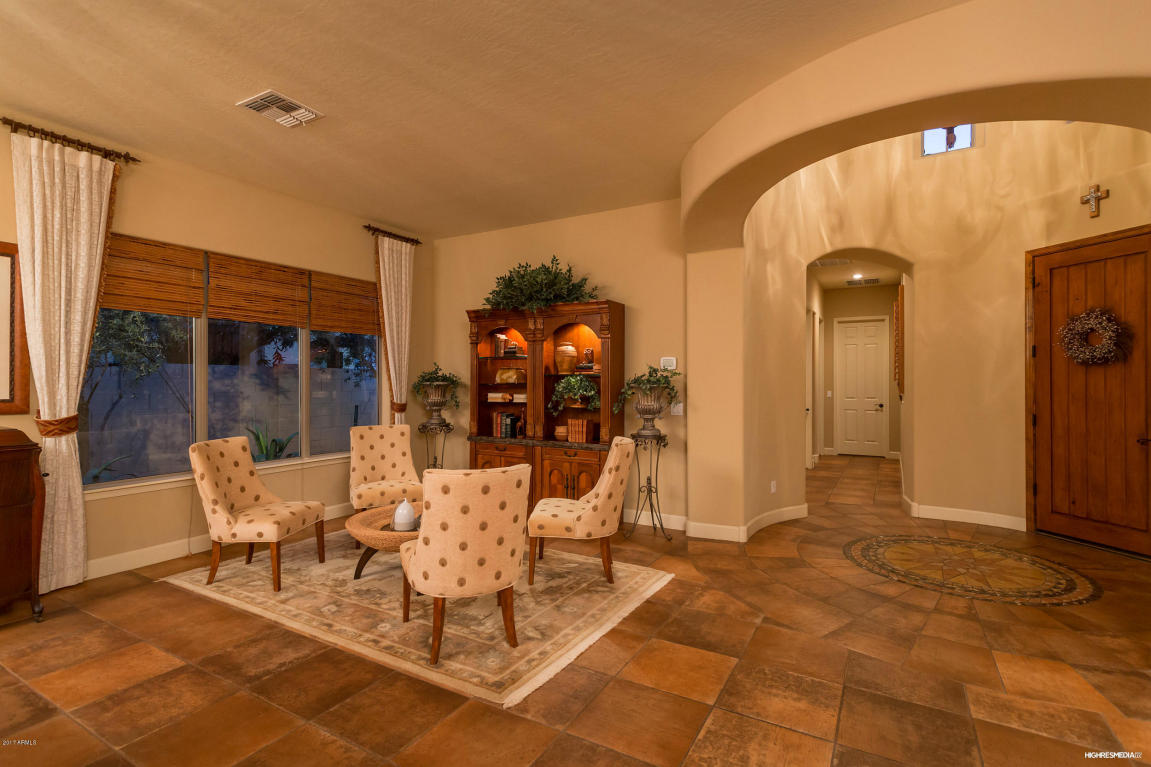 4310 E Santa Fe Ln, Gilbert, AZ 85297 photo 4