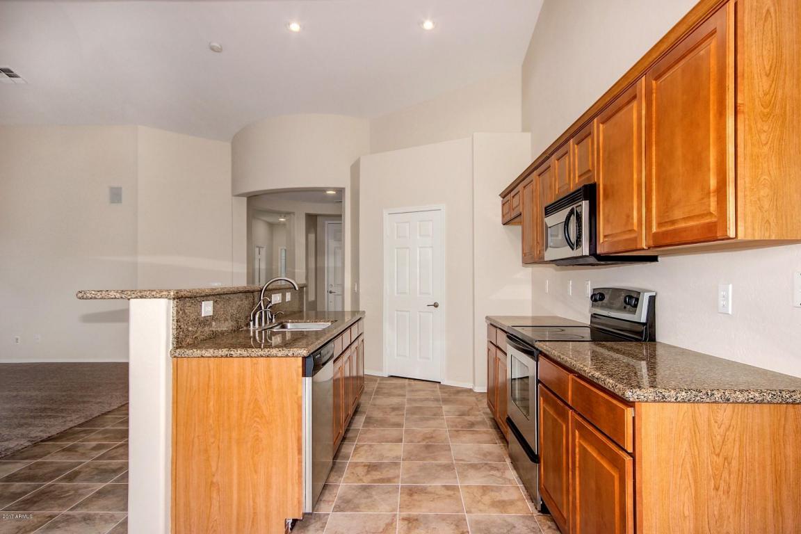 4958 S Cobblestone St, Gilbert, AZ 85298 photo 9