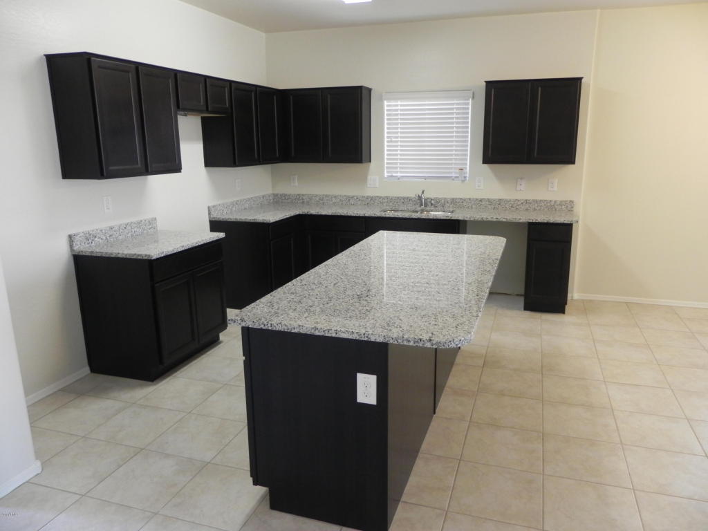 2829 W Hidalgo Ave, Phoenix, AZ 85041 photo 4