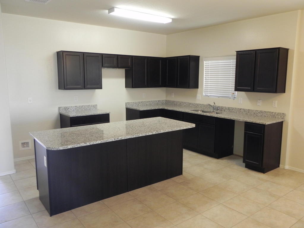 2829 W Hidalgo Ave, Phoenix, AZ 85041 photo 3