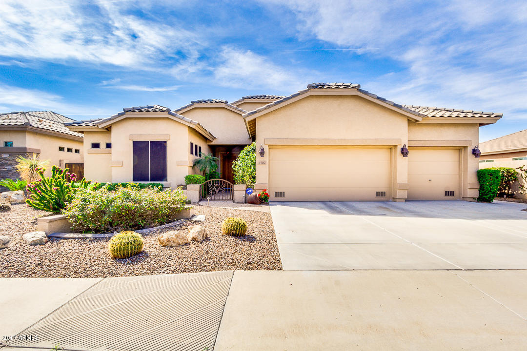 3907 E Meadowview Dr, Gilbert, AZ 85298 photo 2