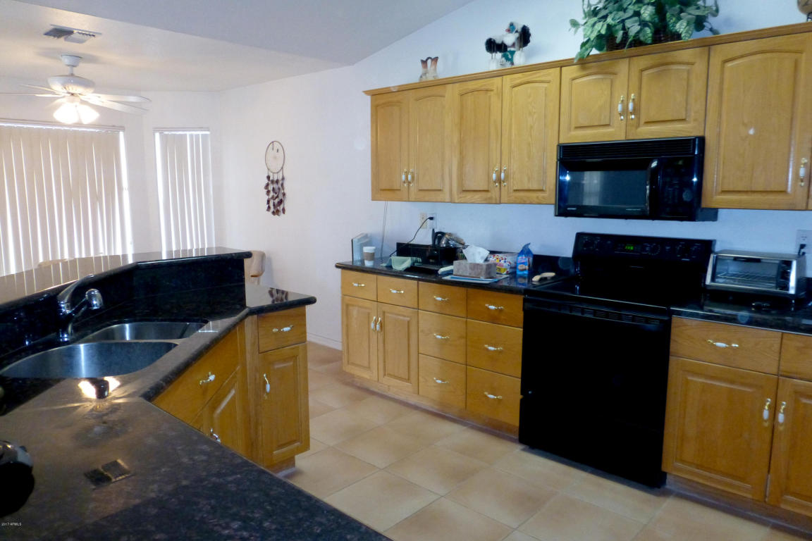 8719 E Winnston Cir, Mesa, AZ 85212 photo 4