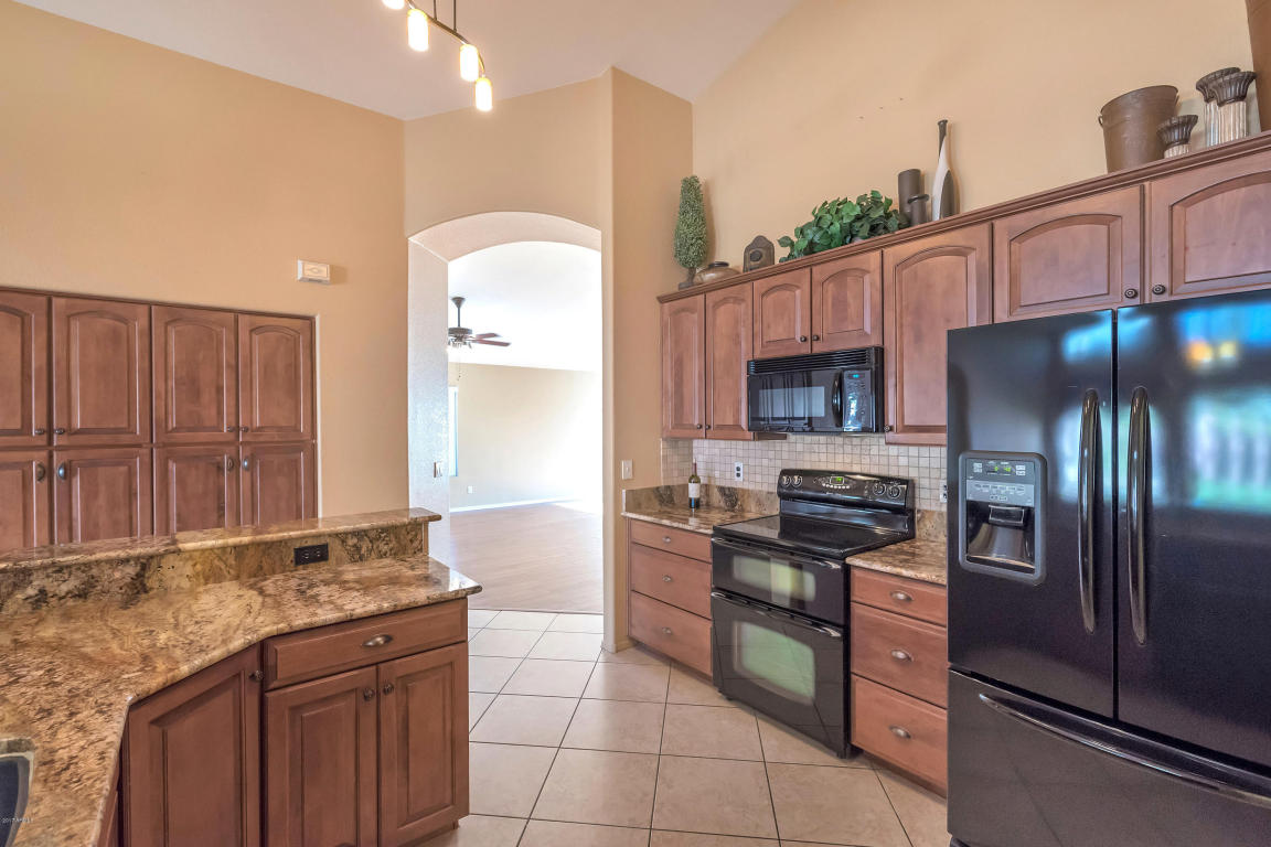 634 S Lanus Dr, Gilbert, AZ 85296 photo 17