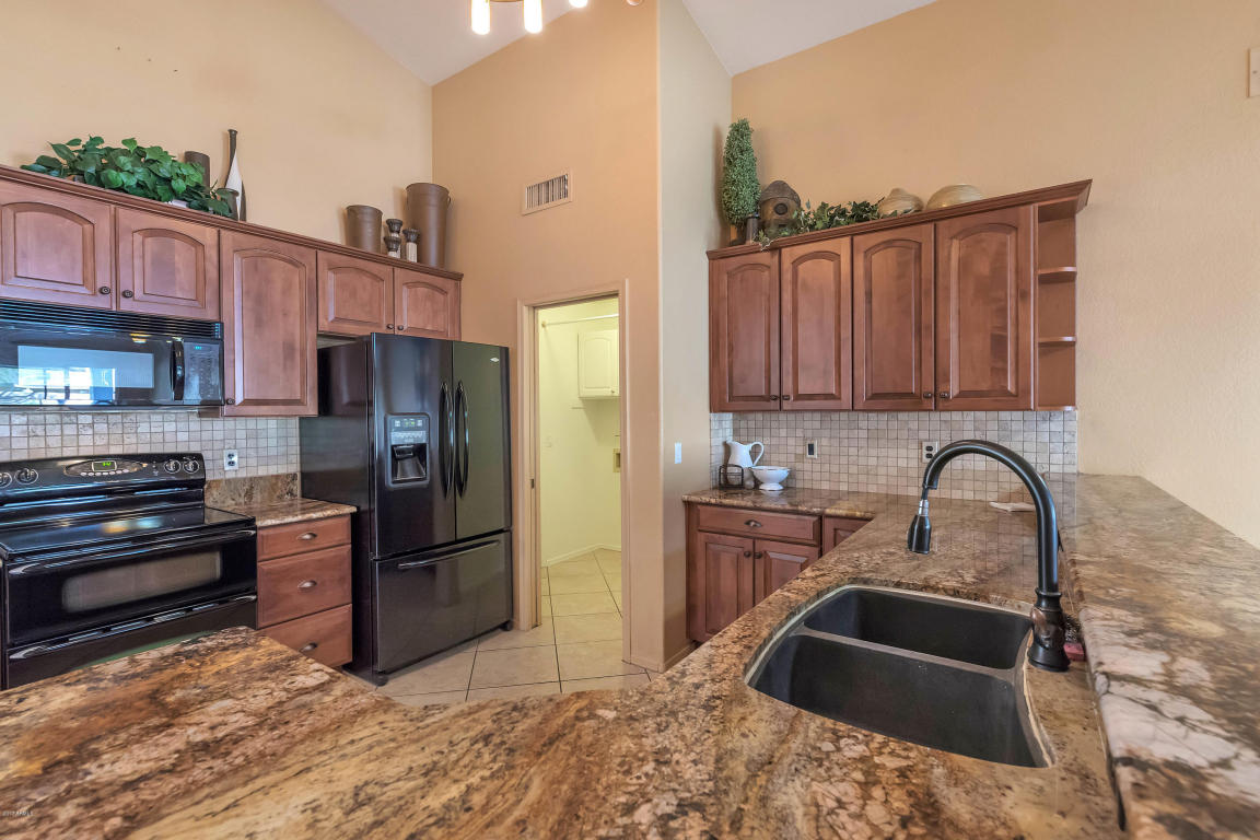 634 S Lanus Dr, Gilbert, AZ 85296 photo 16
