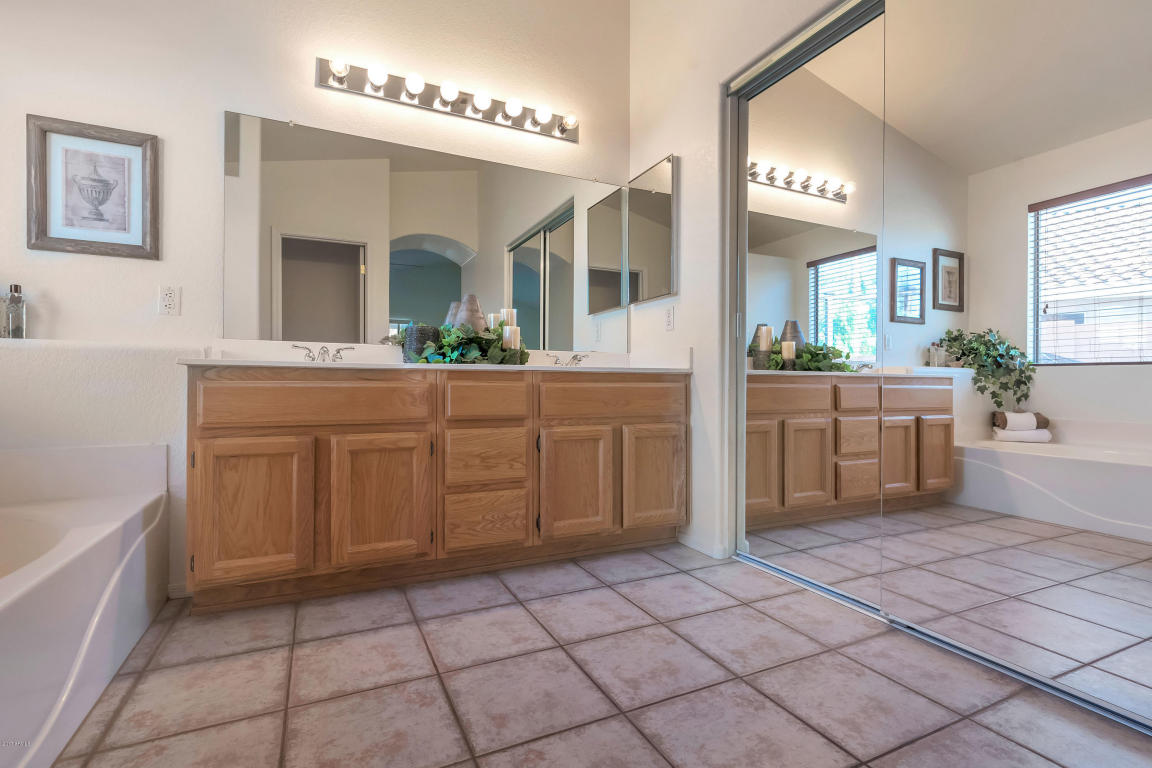 634 S Lanus Dr, Gilbert, AZ 85296 photo 21