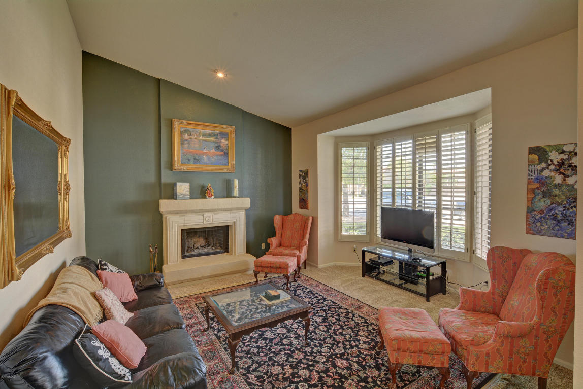 209 E La Vieve Ln, Tempe, AZ 85284 photo 2