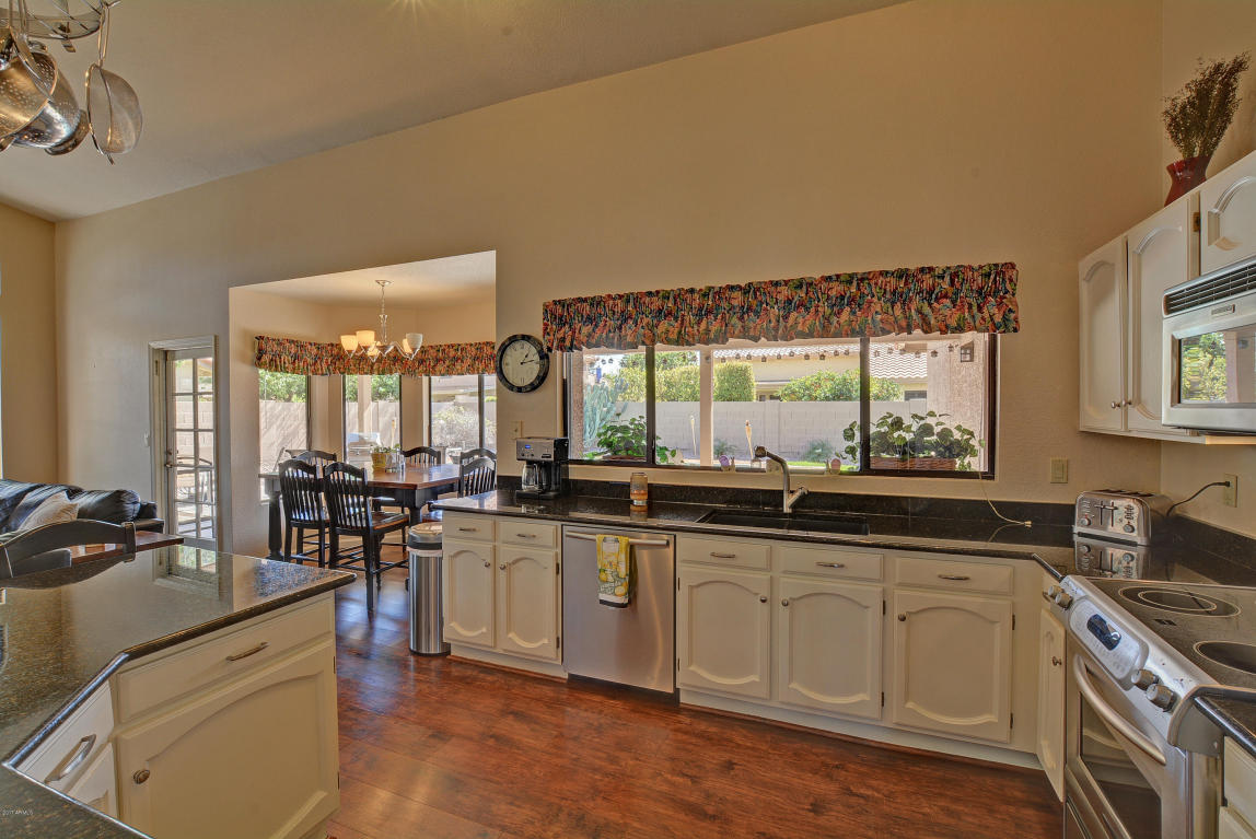 209 E La Vieve Ln, Tempe, AZ 85284 photo 9