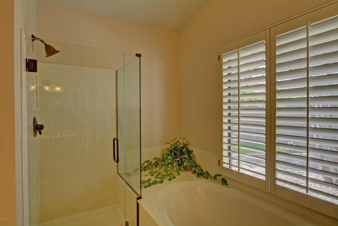 209 E La Vieve Ln, Tempe, AZ 85284 photo 12