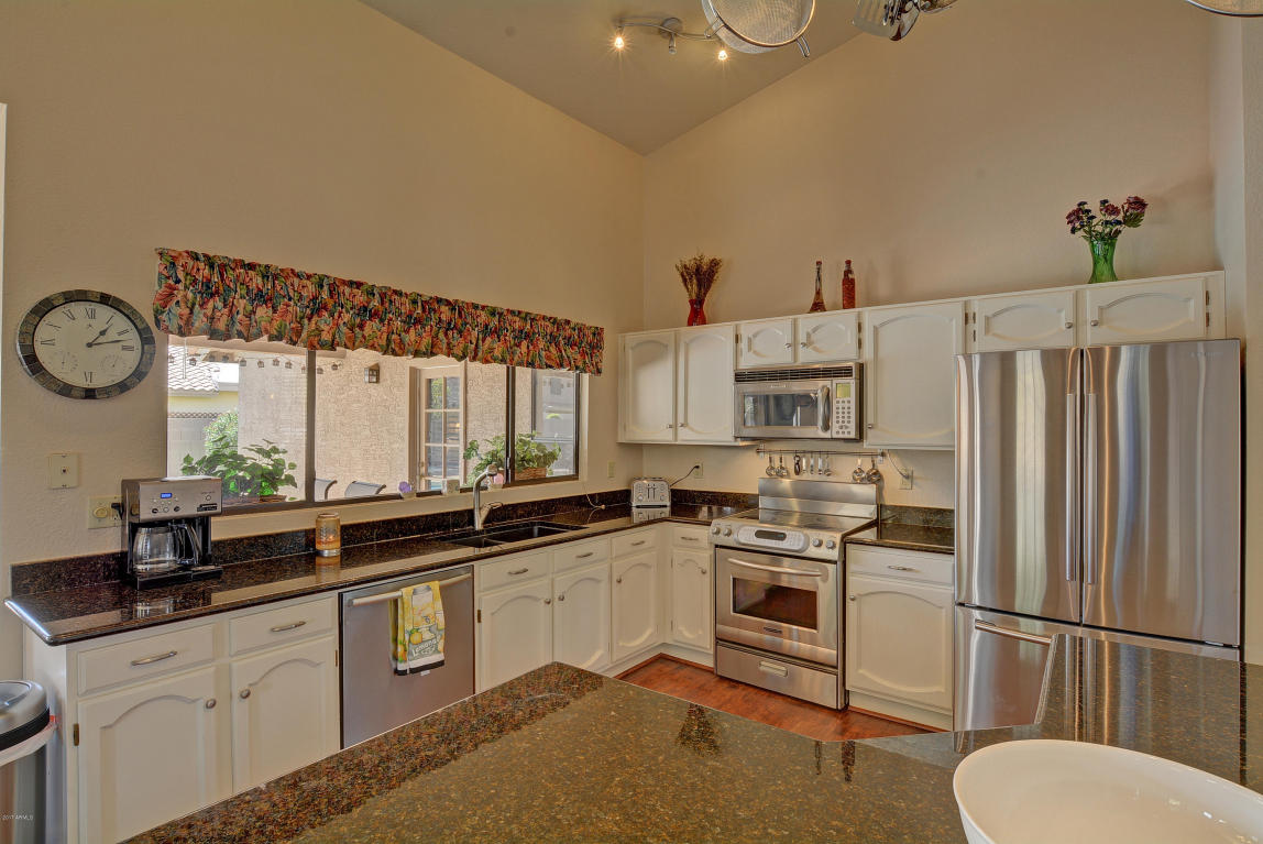 209 E La Vieve Ln, Tempe, AZ 85284 photo 8
