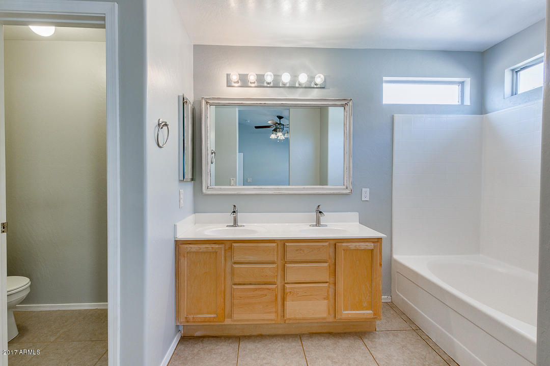 352 N Bay Dr, Gilbert, AZ 85233 photo 17
