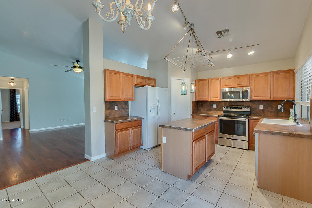 352 N Bay Dr, Gilbert, AZ 85233 photo 10