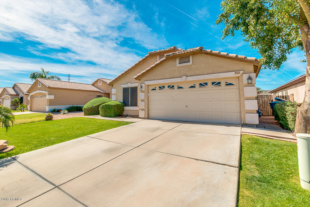 352 N Bay Dr, Gilbert, AZ 85233 photo 2