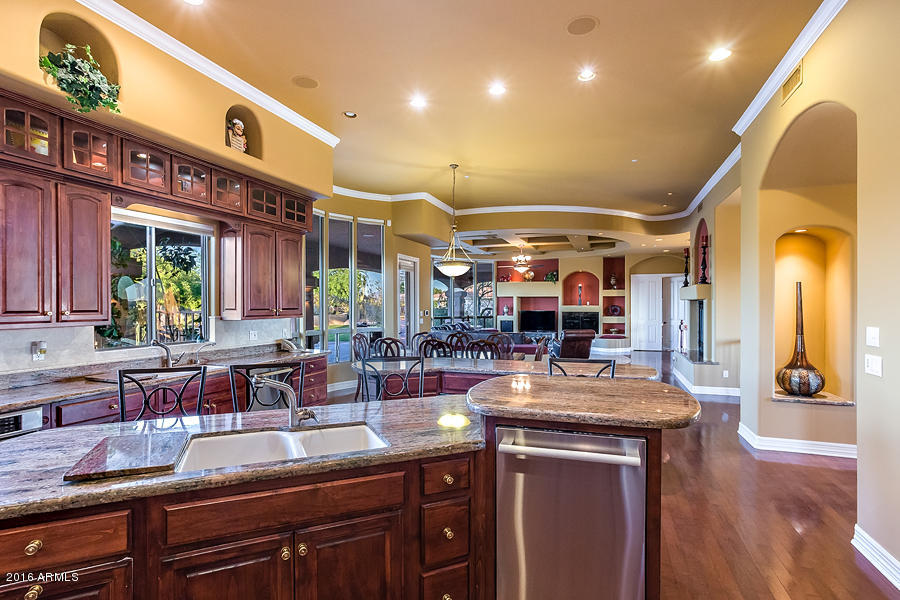 920 E Waltann Ln, Phoenix, AZ 85022 photo 5