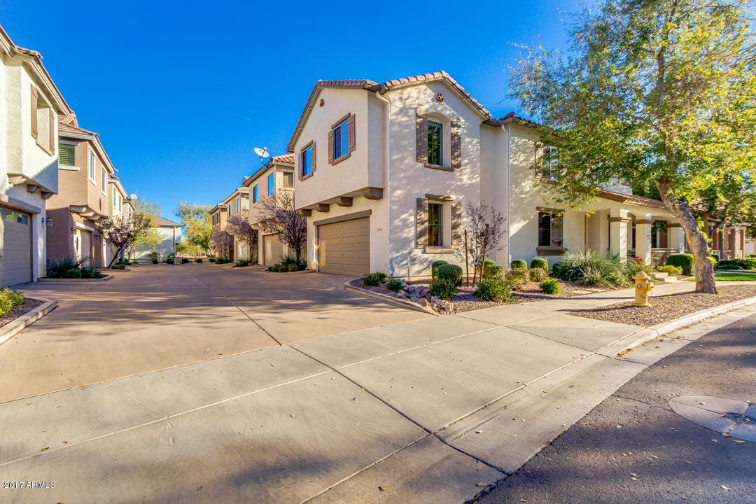 3866 E Santa Fe Ln, Gilbert, AZ 85297 photo 3