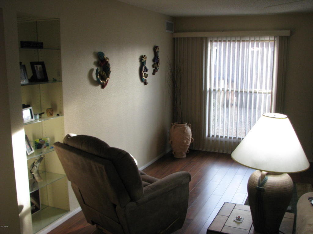 207 E Betty Elyse Ln, Phoenix, AZ 85022 photo 12