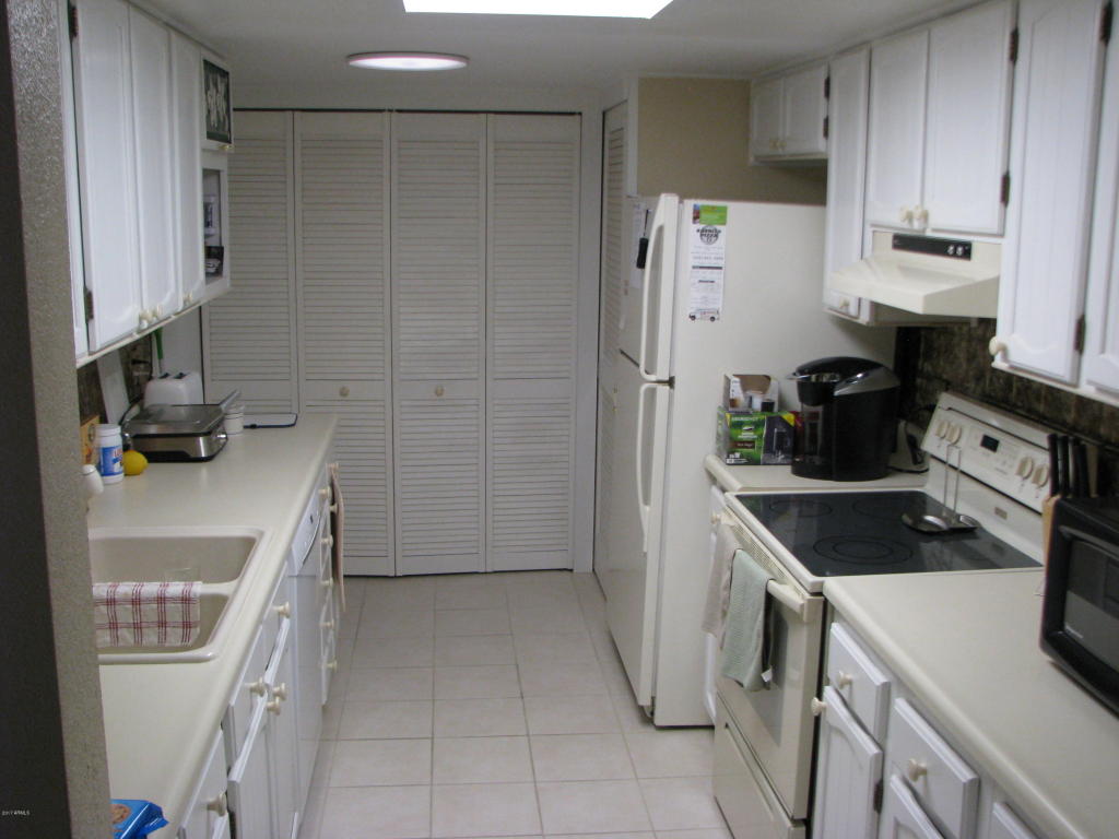 207 E Betty Elyse Ln, Phoenix, AZ 85022 photo 8