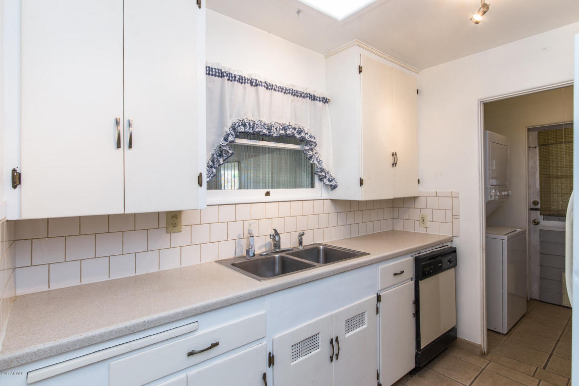 1340 E Clarendon Ave, Phoenix, AZ 85014 photo 7