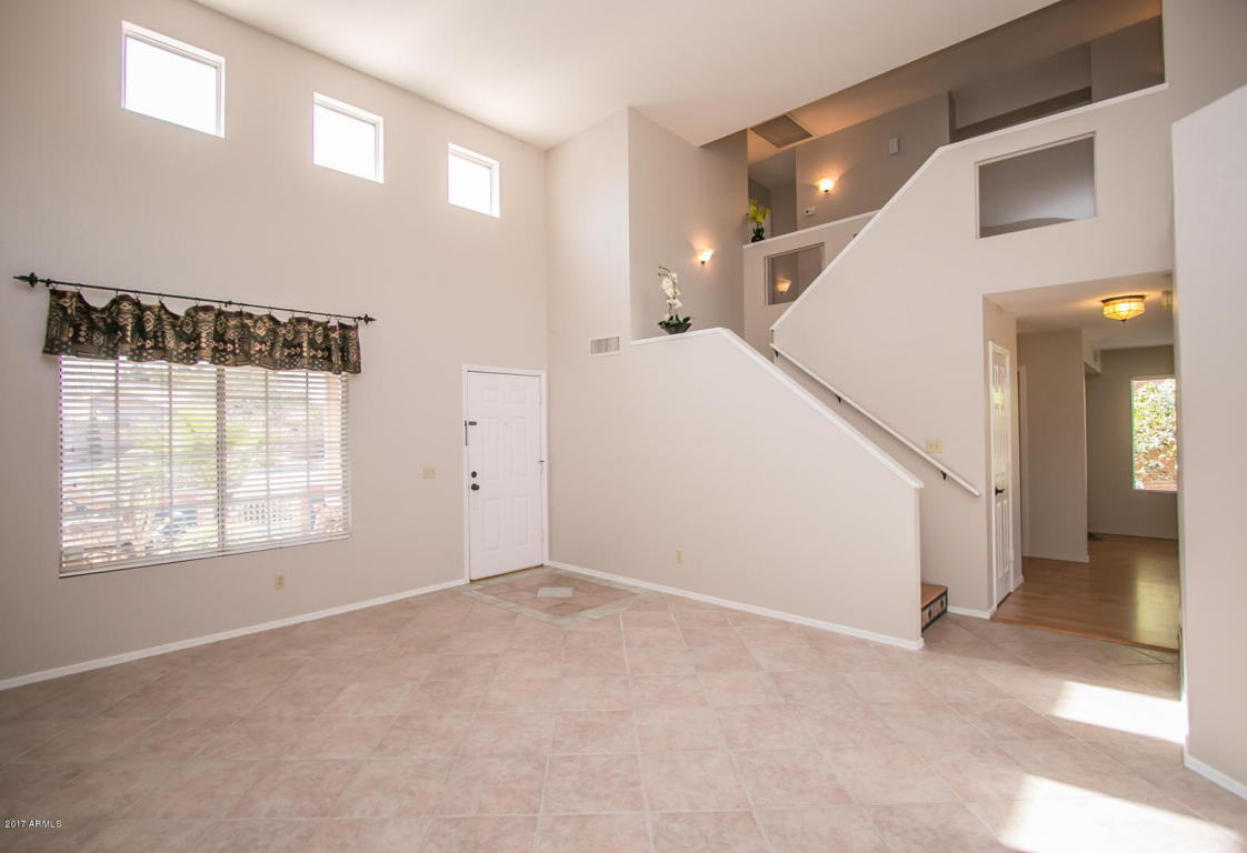 901 S Scallop Dr, Gilbert, AZ 85233 photo 2