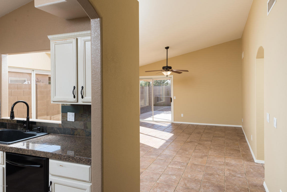 1272 S Cholla St, Gilbert, AZ 85233 photo 2