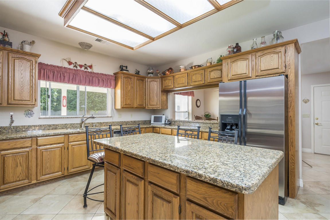 2527 E Laurel St, Mesa, AZ 85213 photo 5