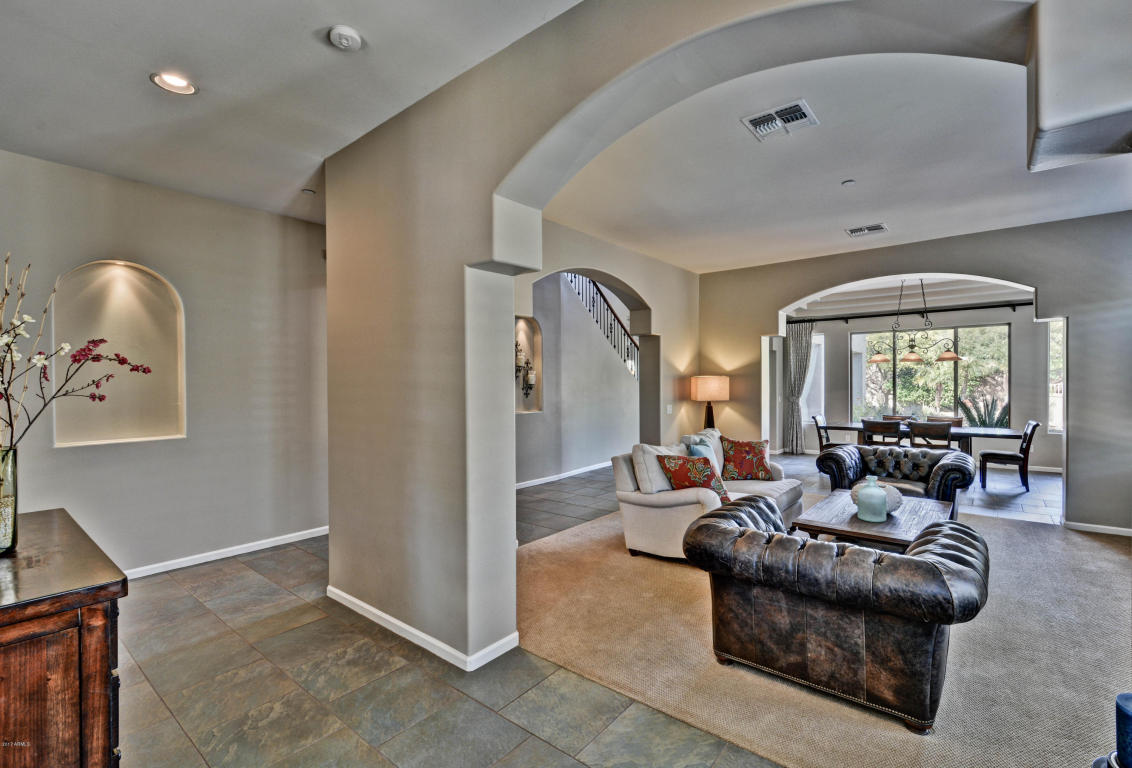 3802 E Patrick Ln, Phoenix, AZ 85050 photo 5