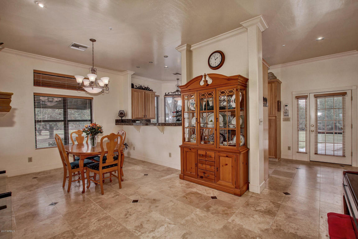 1420 E Branham Ln, Phoenix, AZ 85042 photo 10