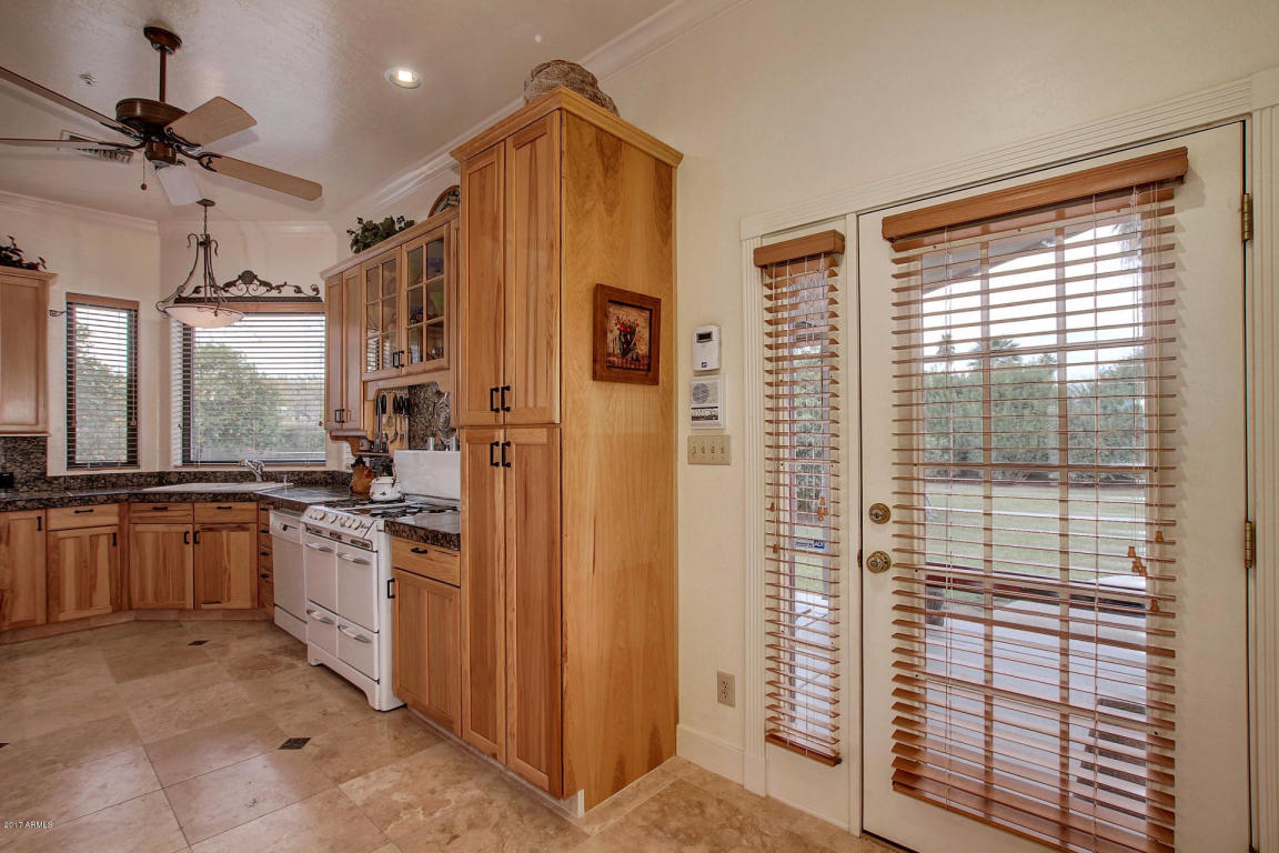 1420 E Branham Ln, Phoenix, AZ 85042 photo 13