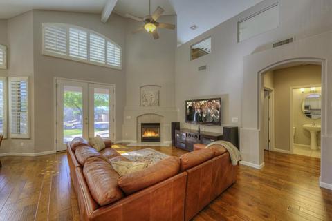 4379 E Lariat Ln, Phoenix, AZ 85050 photo 9