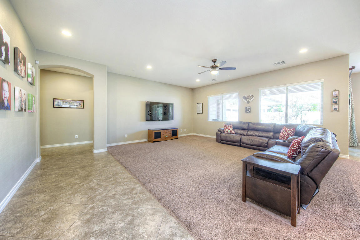 2484 E Tiffany Way, Gilbert, AZ 85298 photo 2