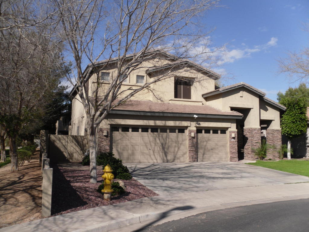 1664 E Washington Ct, Gilbert, AZ 85234 photo 4