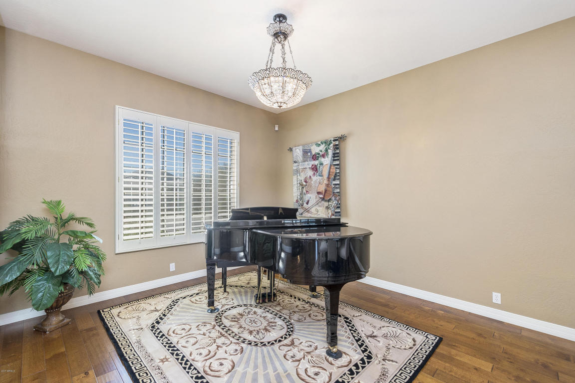 4016 E Lariat Ln, Phoenix, AZ 85050 photo 7