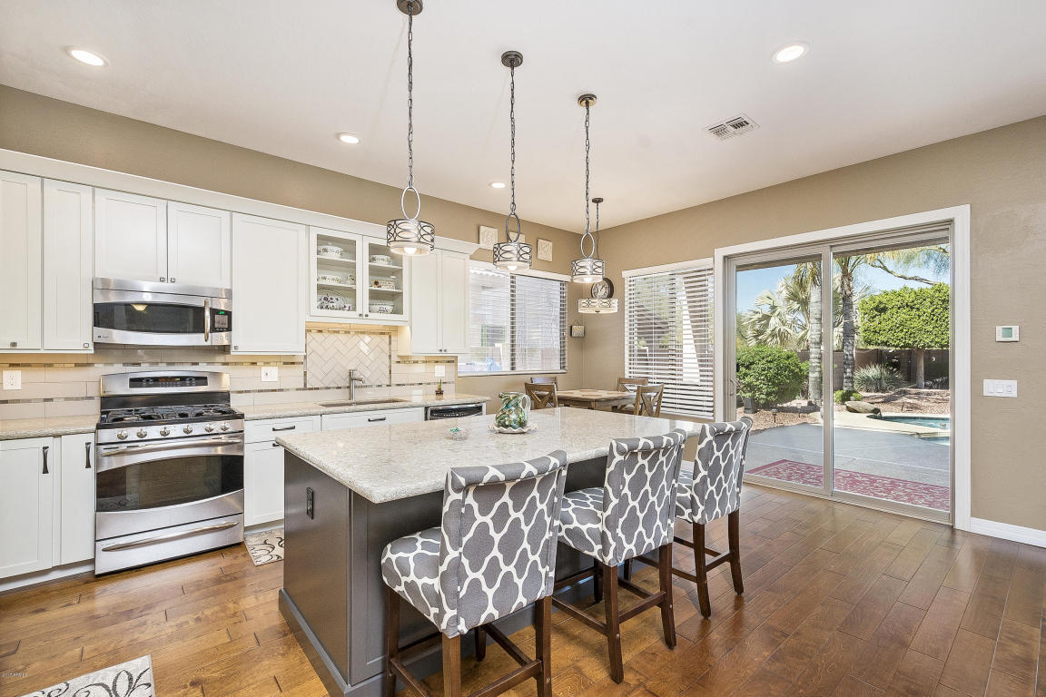 4016 E Lariat Ln, Phoenix, AZ 85050 photo 2