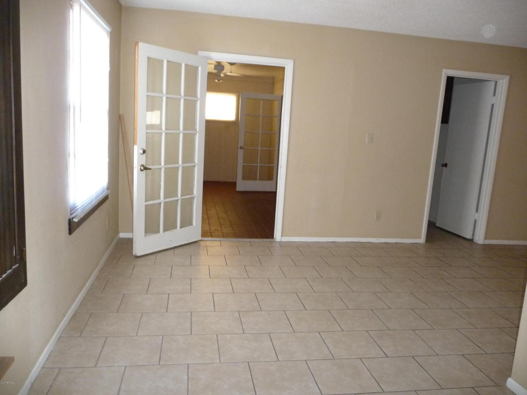 4402 E Saint Catherine Ave, Phoenix, AZ 85042 photo 4