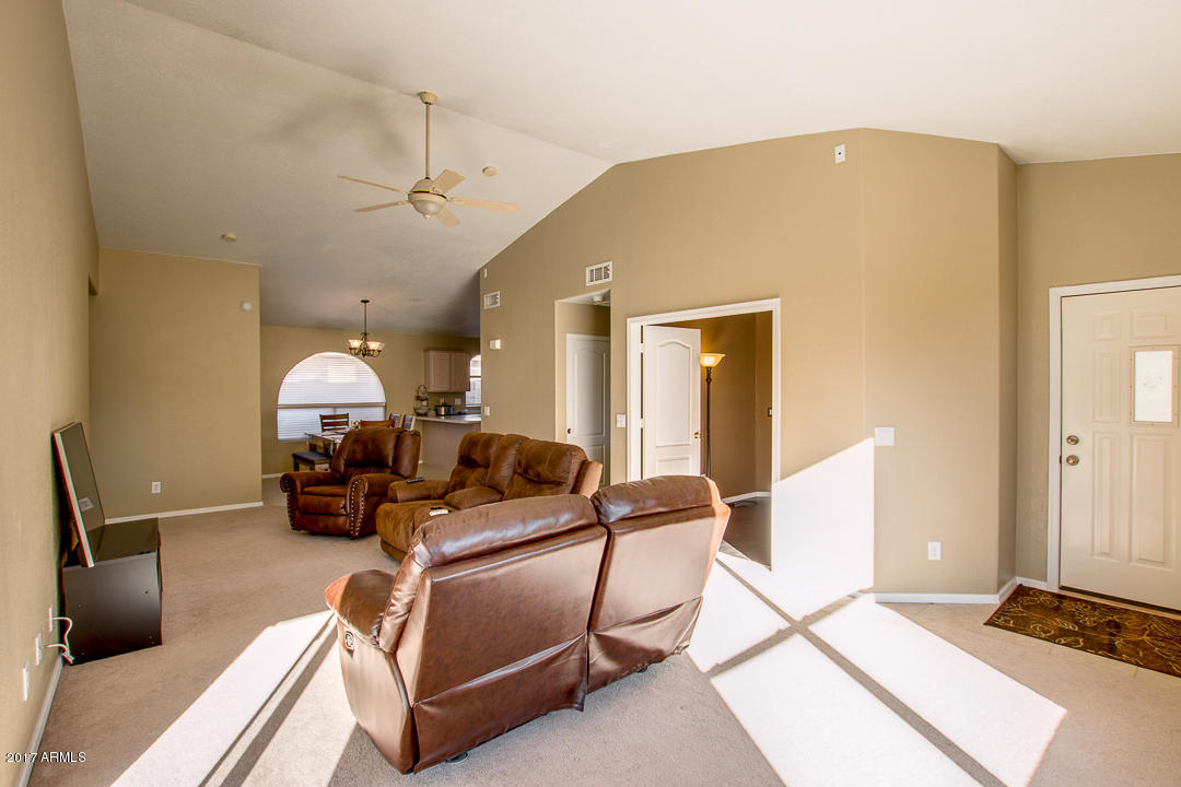 637 E Kyle Dr, Gilbert, AZ 85296 photo 8