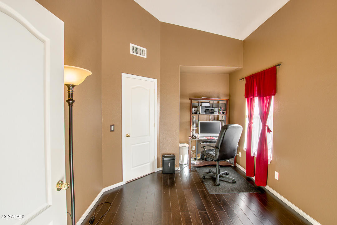 637 E Kyle Dr, Gilbert, AZ 85296 photo 9